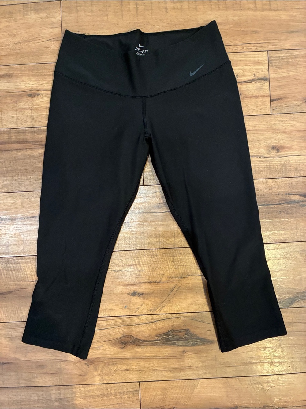 Nike Black Cropped Performance Leggings